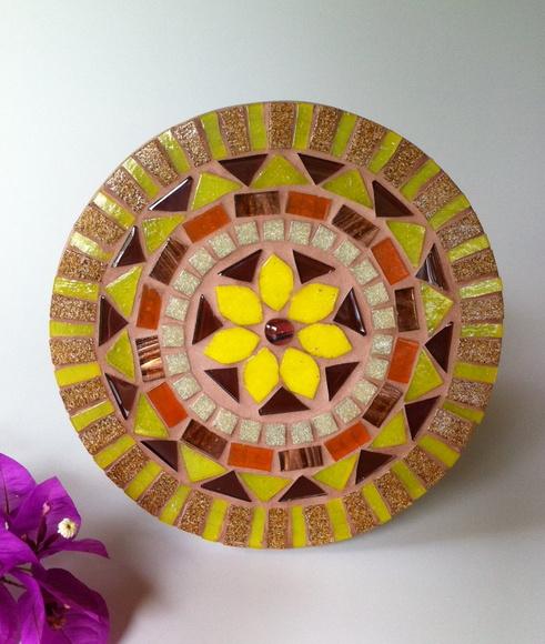 Mandala em Mosaico Flor Amarela