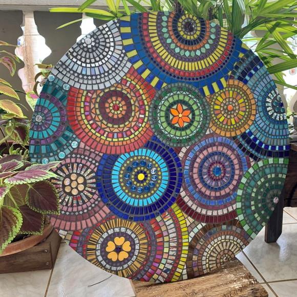 Mandala em Mosaico Multicolorida