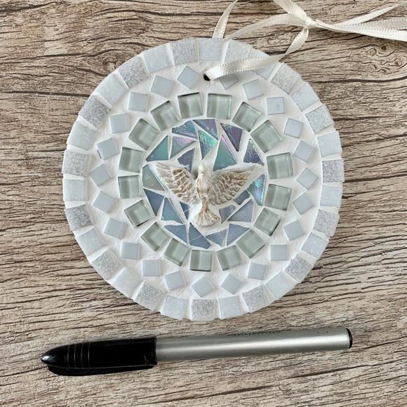 Mandalinha Divino em Mosaico Branca