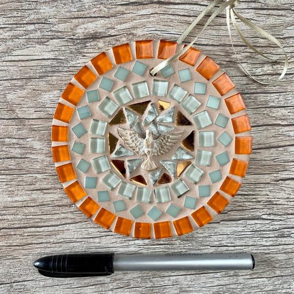 Mandalinha Divino em Mosaico Laranja