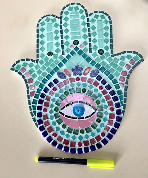 Mão de Fátima hamsá em mosaico