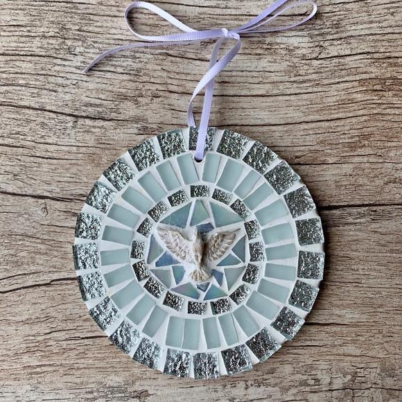 Mini Mandala Divino em Mosaico Branca e Prata