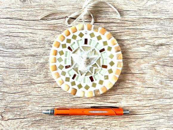 Mini Mandala Divino em Mosaico Perolada