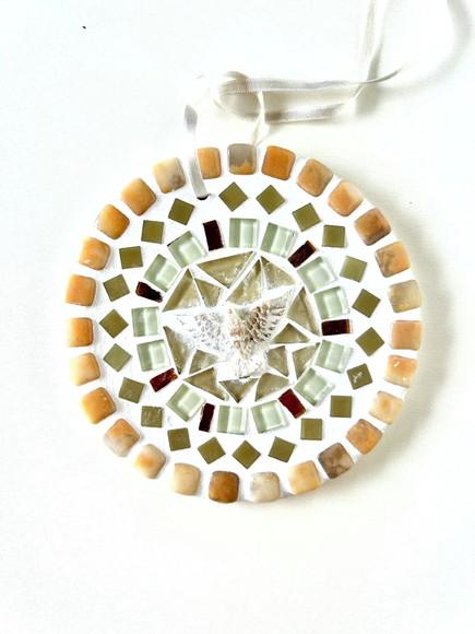 Mini Mandala Divino em Mosaico Perolada