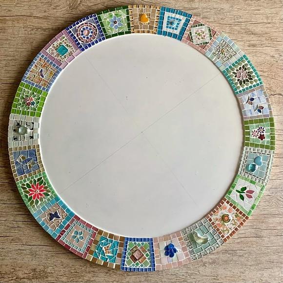 Moldura de Espelho em Patchwork de Mosaico (sem Espelho)