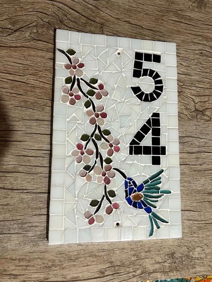 Número para Casa em Mosaico Cerejeiras com Beija Flor