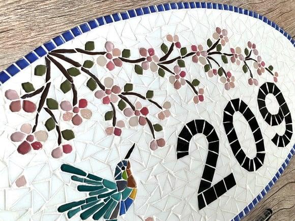 Número para Casa em Mosaico Cerejeiras com Beija Flor