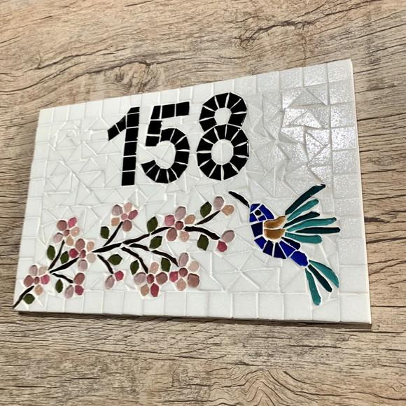 Número para Casa em Mosaico Cerejeiras com Beija Flor