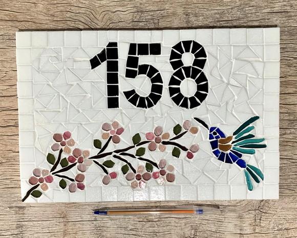Número para Casa em Mosaico Cerejeiras com Beija Flor