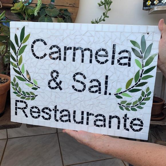 Placa de Identificação em Mosaico para Áreas Externas