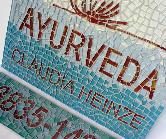 Placa de Identificação em Mosaico para Áreas Internas