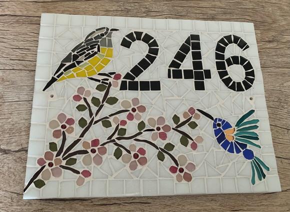 Placa em Mosaico Beija Flor e Cambacica