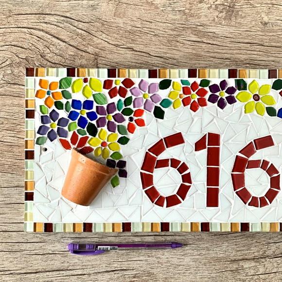Placa Número para Casa em Mosaico Vaso de Flor