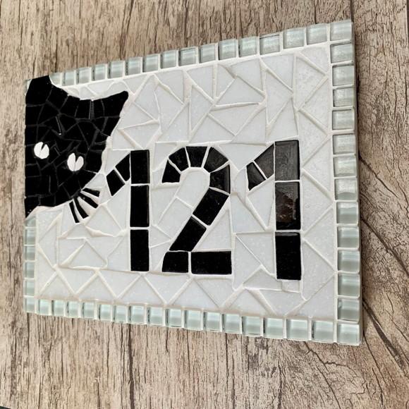 Placa para Apartamento em Mosaico Gato