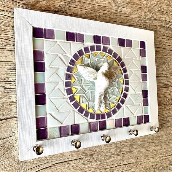 Porta Chaves Mosaico Divino Branco e Lilás