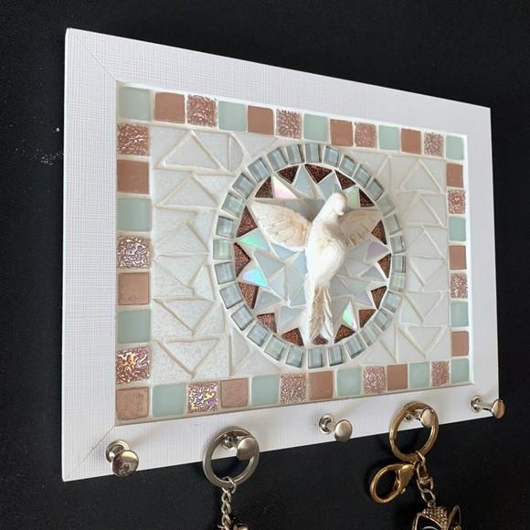 Porta Chaves Mosaico Divino Branco e Rosé