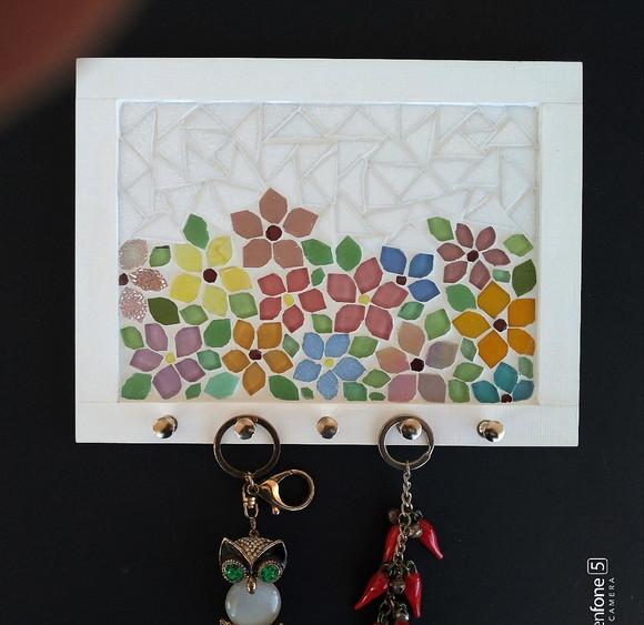 Porta Chaves Mosaico Floral Branco