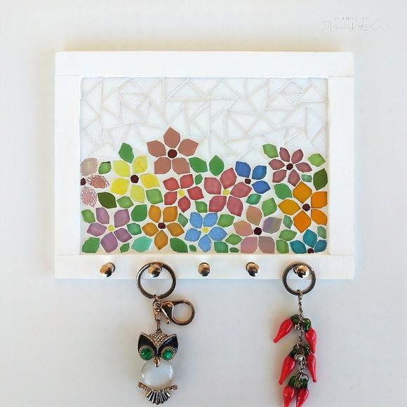 Porta Chaves Mosaico Floral Branco