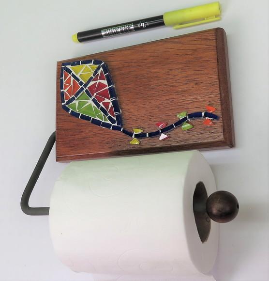 Porta papel higiênico em mosaico Pipa