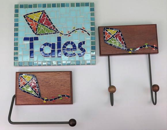 Porta papel higiênico em mosaico Pipa