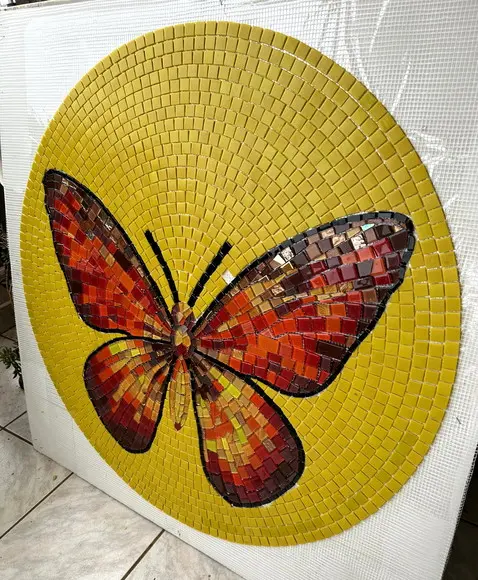 Borboleta em Mosaico em Tela (fixação em Área Externa)