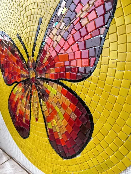 Borboleta em Mosaico em Tela (fixação em Área Externa)