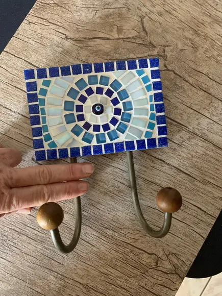 Cabideiro em Mosaico Olho Grego