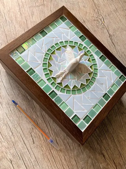 Caixa de Chá em Mosaico Divino Espírito Santo