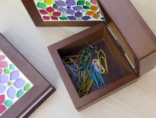 Caixa Porta Clips em Mosaico Floral