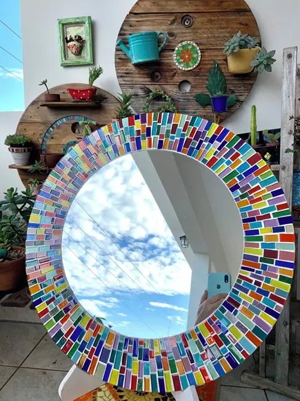 Espelho em Mosaico Colorido