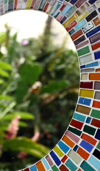 Espelho em Mosaico Colorido
