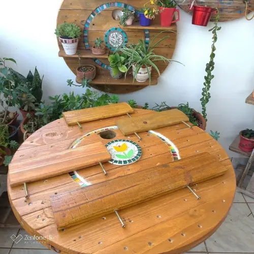 Estante Rústica Sustentável em Mosaico para Suculentas