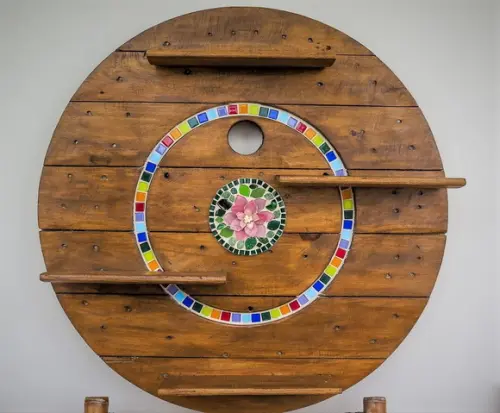 Estante Rústica Sustentável em Mosaico para Suculentas