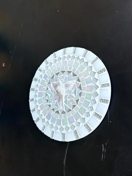 Mandala Divino em Mosaico Branca e Prata