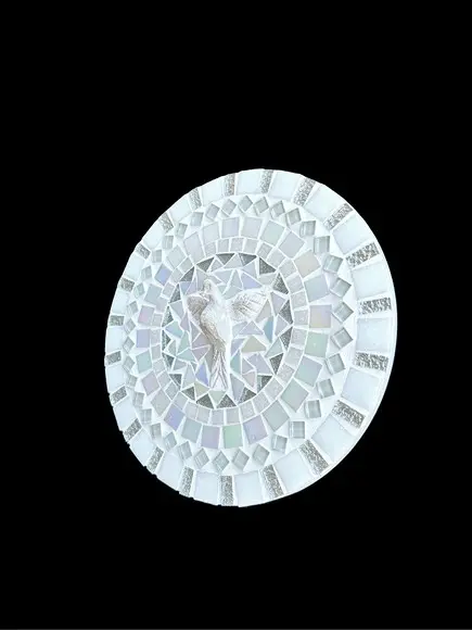 Mandala Divino em Mosaico Branca e Prata