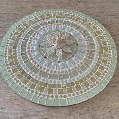 Mandala Divino Espírito Santo Branca em Mosaico