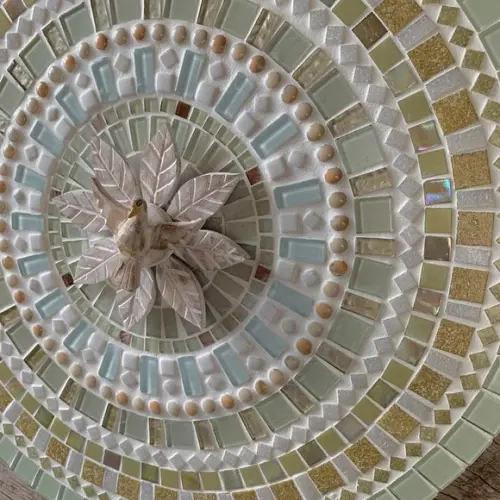 Mandala Divino Espírito Santo Branca em Mosaico