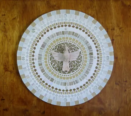 Mandala Divino Espírito Santo em Mosaico Branca