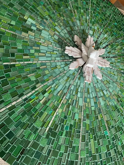Mandala Divino Espírito Santo em Mosaico Raios Verde