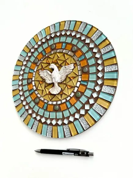 Mandala em Mosaico Divino Espírito Santo