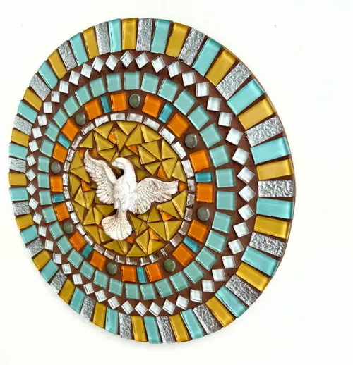 Mandala em Mosaico Divino Espírito Santo