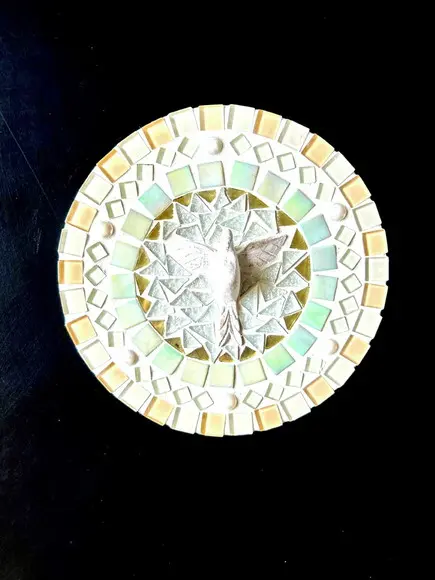 Mandala em Mosaico Divino Espírito Santo