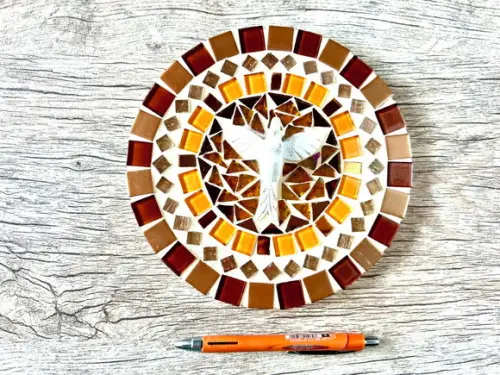 Mandala em Mosaico Divino Espírito Santo
