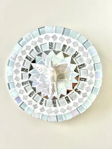 Mandala em Mosaico Divino Espírito Santo