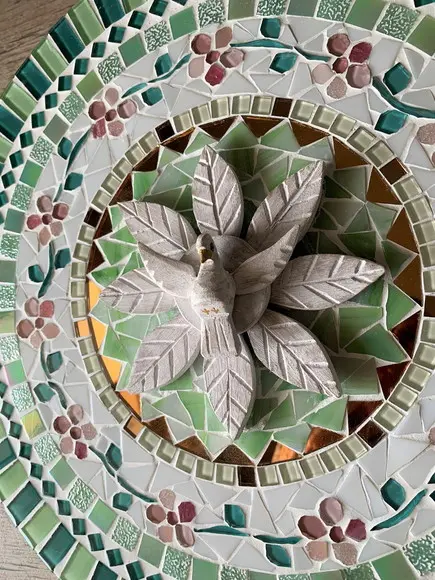 Mandala em Mosaico Divino Espírito Santo