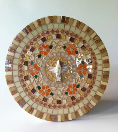 Mandala em Mosaico Divino Espírito Santo