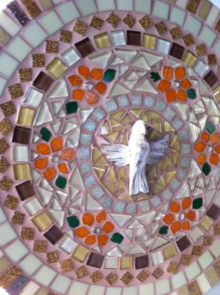 Mandala em Mosaico Divino Espírito Santo