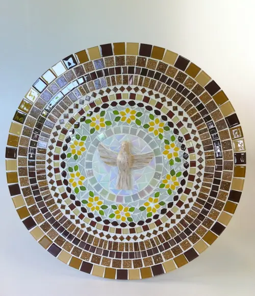 Mandala em Mosaico Divino Espírito Santo