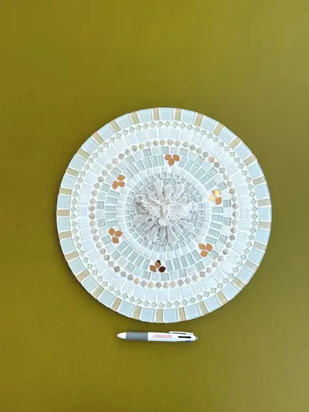 Mandala em Mosaico Divino Espírito Santo Branca