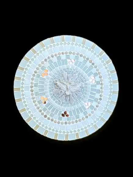 Mandala em Mosaico Divino Espírito Santo Branca